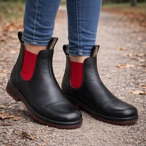 Blundstone - Black Leather & Red Elastic Panels Chelsea Boots